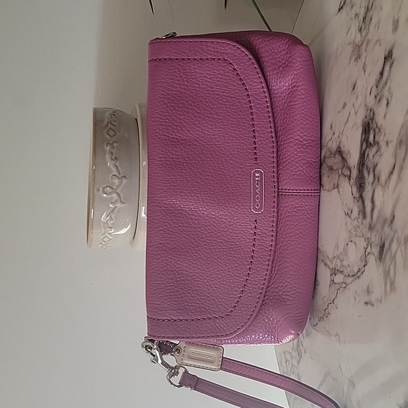 Coach Handbags - Coach wristlet large